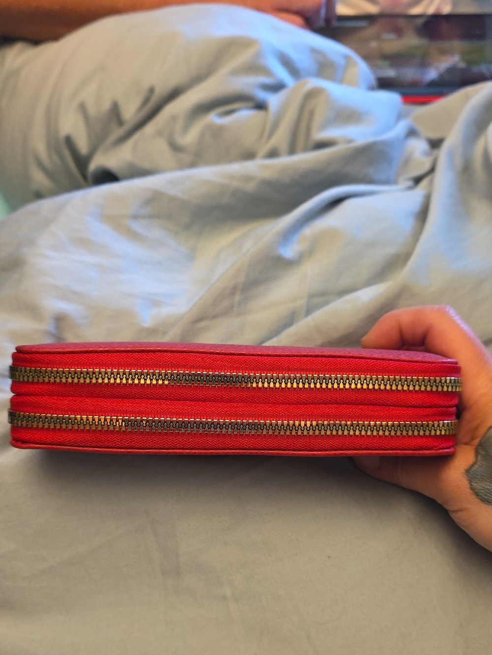 Gucci Red Zip-Around Wallet - Picture 4 of 5